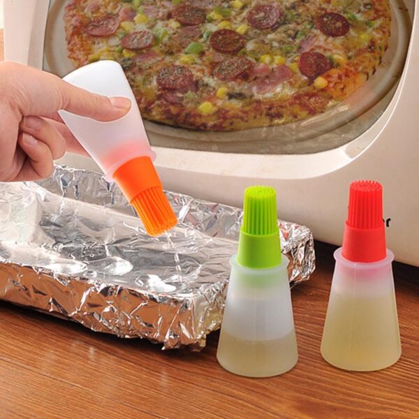 silicon oil brush bottle (random color)