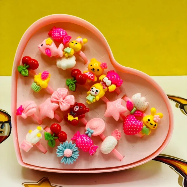 pack of 24 cute rings in heart shape box - Image 3